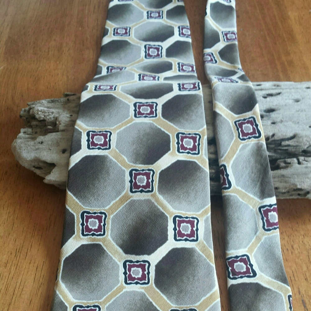 Cellini Linea Uomo Geometric Print 100% Silk Tie - Picture 2 of 6